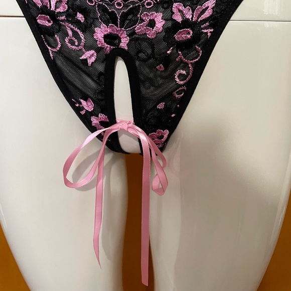 Frederick’s of Hollywood Floral Mesh Bodysuit Size Small Crotchless - Picture 4 of 8